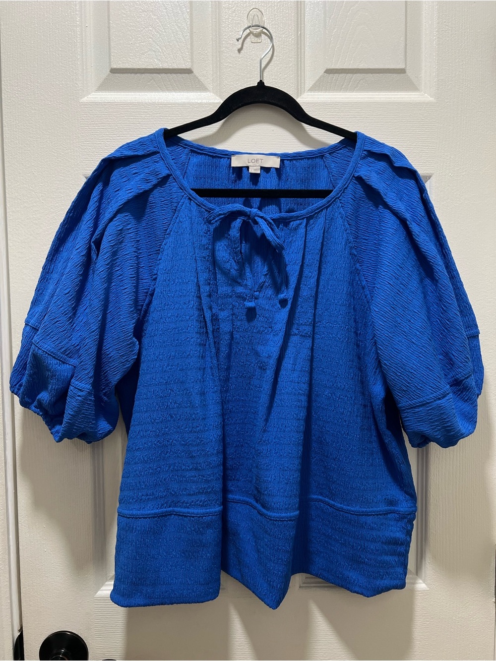 LOFT Royal Blue Crinkled Textured Keyhole Tie Puff Sleeve Top Size Large
